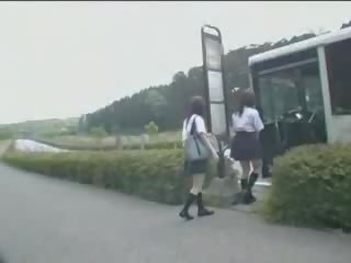 Japonesa hija y maníaco en autobús película