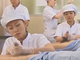 Japanisch krankenschwester geschlürfe wichse aus von sexuell aroused stechen