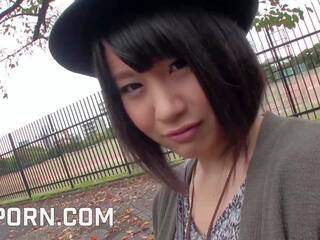 Siêu nhật bản cô +18 dùng bẩn quay phim đồ chơi trong một công viên trên tokyo